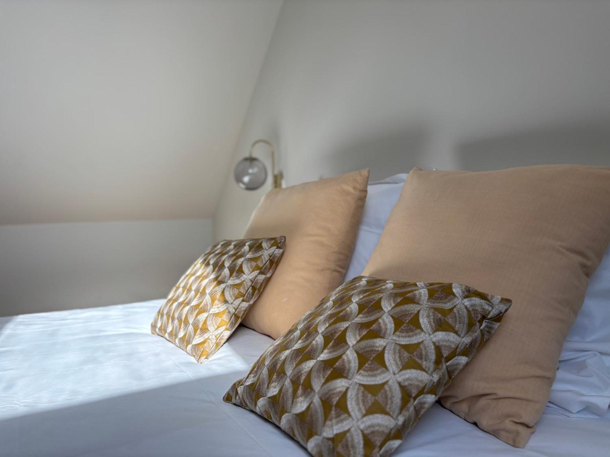 Bajocasse Apt Duplex Spacieux 3 Ch 2 Sdb Cosy Plein Centre Bayeux Decoration Elegante Proche Plages Du Debarquement Екстер'єр фото